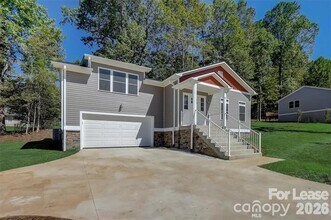 48 John Halford Ct in Hendersonville, NC - Building Photo - Building Photo