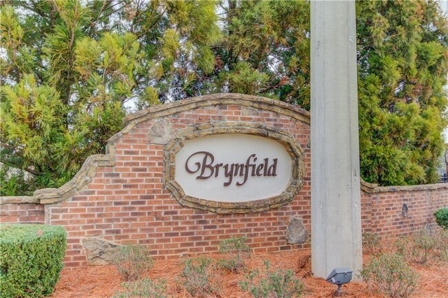 property at 2718 Beynon Ln NE