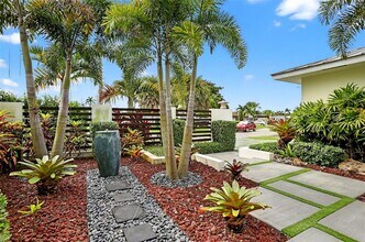 4907 Holly Dr in Tamarac, FL - Building Photo - Building Photo