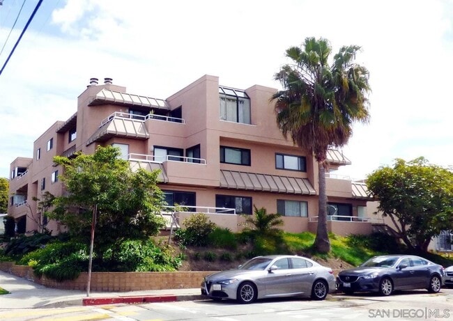 property at 1115 Pearl St