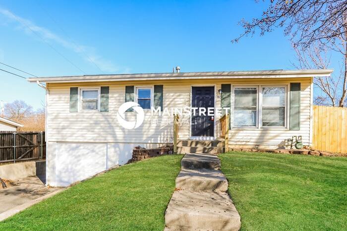 907 S Missouri St in Liberty, MO - Building Photo