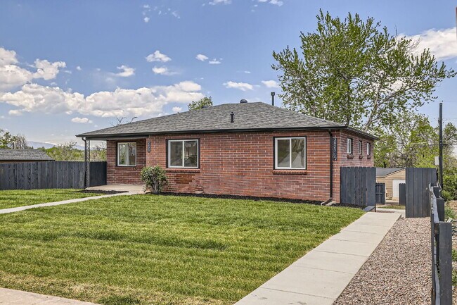 2823 W Archer Pl in Denver, CO - Building Photo - Building Photo