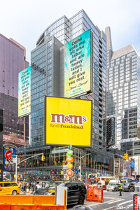 1600 Broadway on the Square Condominium in New York, NY - Foto de edificio - Building Photo