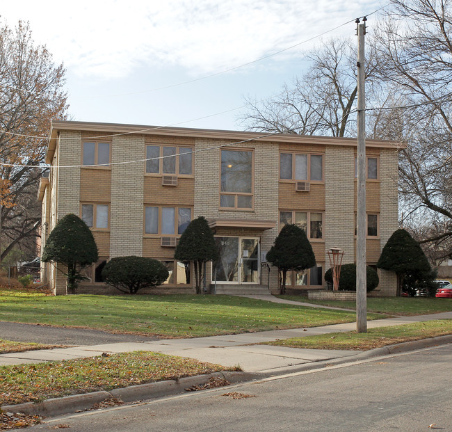 848 Dodd Rd in West St. Paul, MN - Building Photo - Building Photo