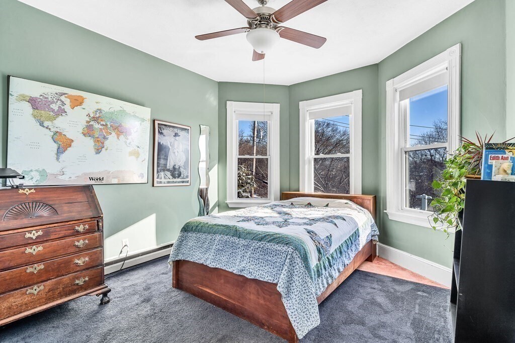 4 Bucknam St, Unit 2 in Boston, MA - Foto de edificio