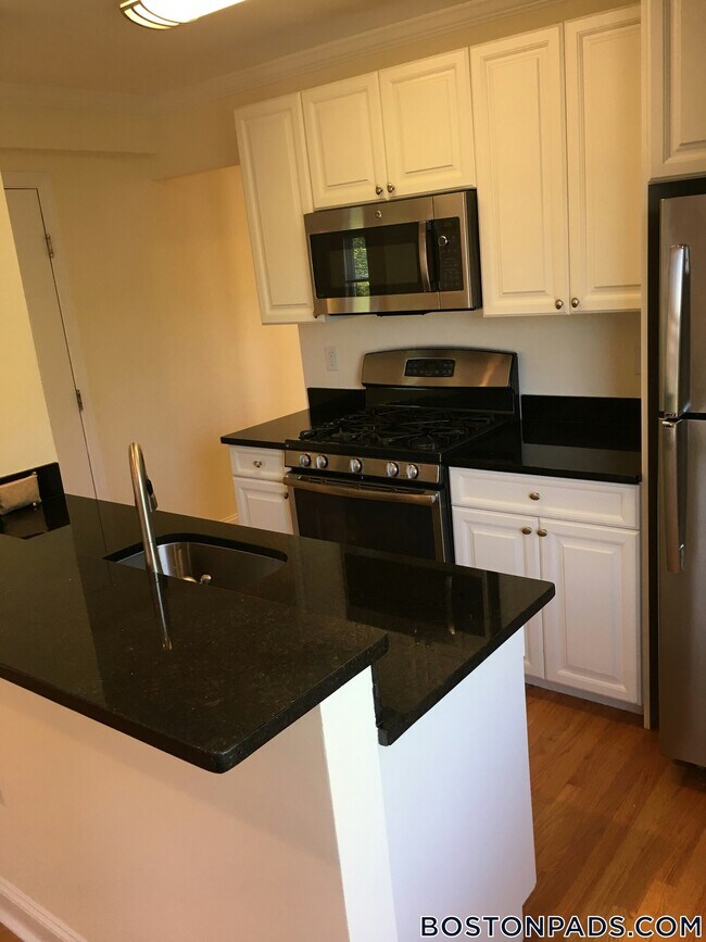 1 Langdon Square in Cambridge, MA - Building Photo - Building Photo