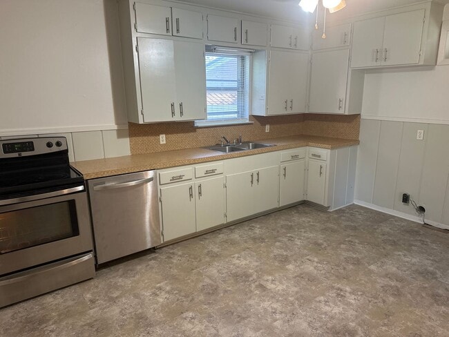 1505 Pettit Dr in Tyler, TX - Building Photo - Building Photo