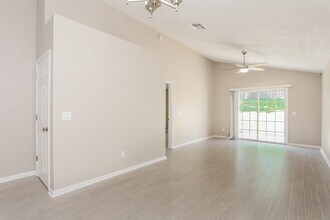 12639 Ashmore Green Dr N in Jacksonville, FL - Foto de edificio - Building Photo