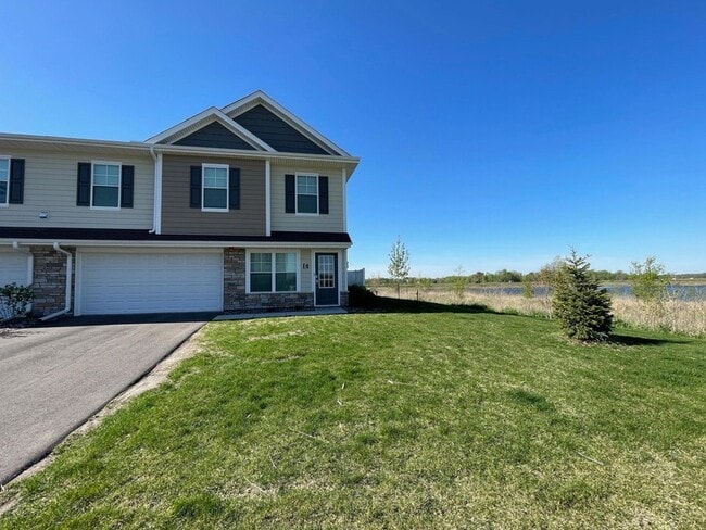 10948 Yalta St NE in Blaine, MN - Building Photo - Building Photo