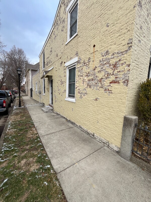 101-103 Green St, Unit Unit 101 in Dayton, OH - Foto de edificio - Building Photo