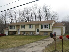 8547-8549 Kirsch Rd in Erie, PA - Building Photo