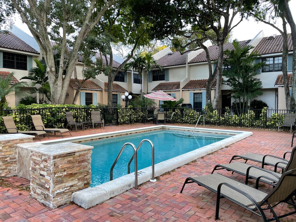 810 SE 2nd St, Unit C in Fort Lauderdale, FL - Building Photo