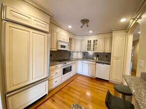 99 St Mary's St in Brookline, MA - Building Photo - Building Photo