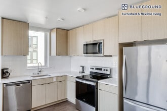 2401 S Jackson St, Unit FL6-ID548 in Seattle, WA - Foto de edificio - Building Photo