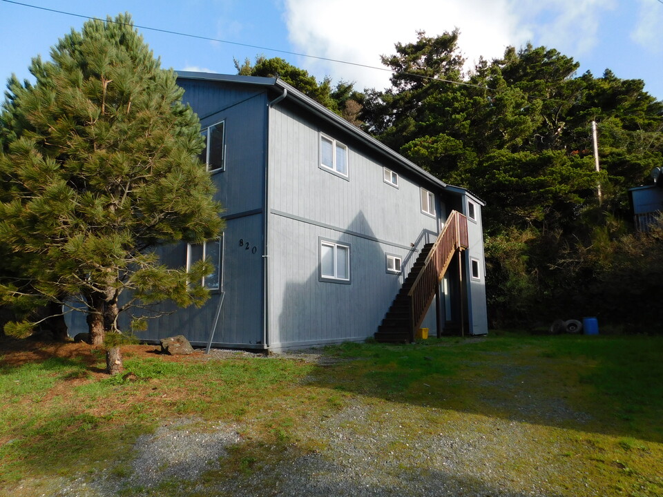 820 Jackson St in Port Orford, OR - Building Photo