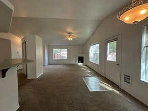 1514 NE 5th St in Redmond, OR - Building Photo - Building Photo
