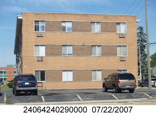 9424 S Ridgeland Ave in Chicago Ridge, IL - Building Photo