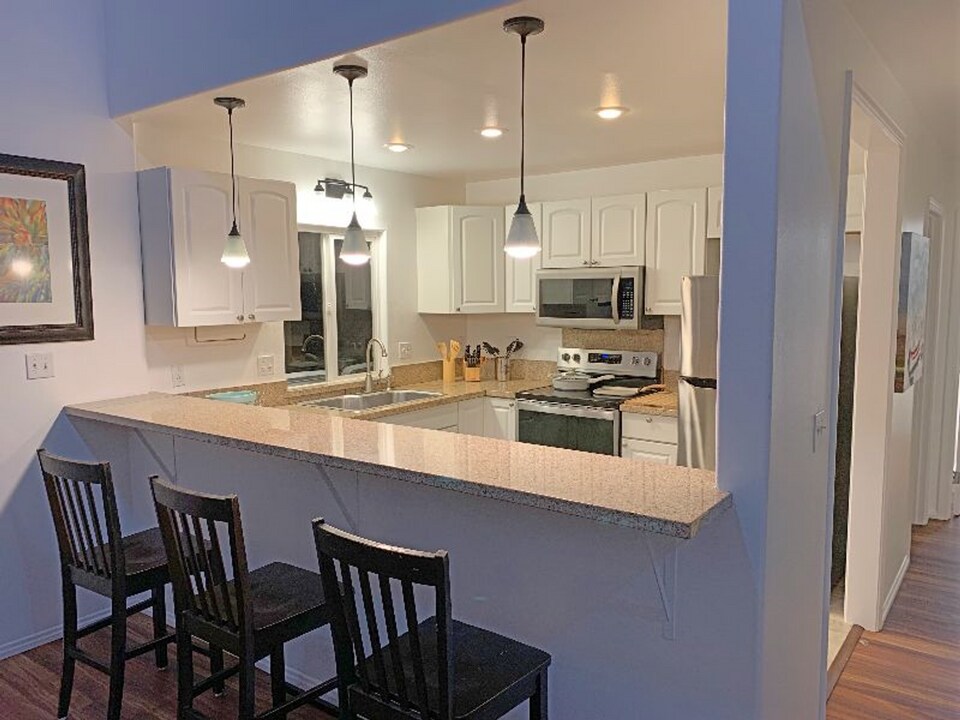 15-1055-1055 Kilika St in Keaau, HI - Building Photo