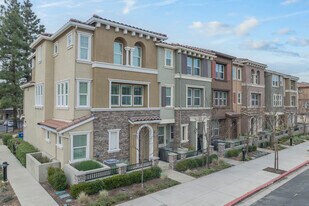 Hideaway II in Hayward, CA - Building Photo