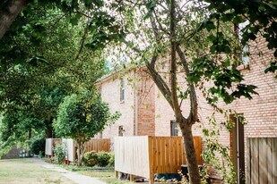 124 Ballygar St, Unit F in Clarksville, TN - Building Photo