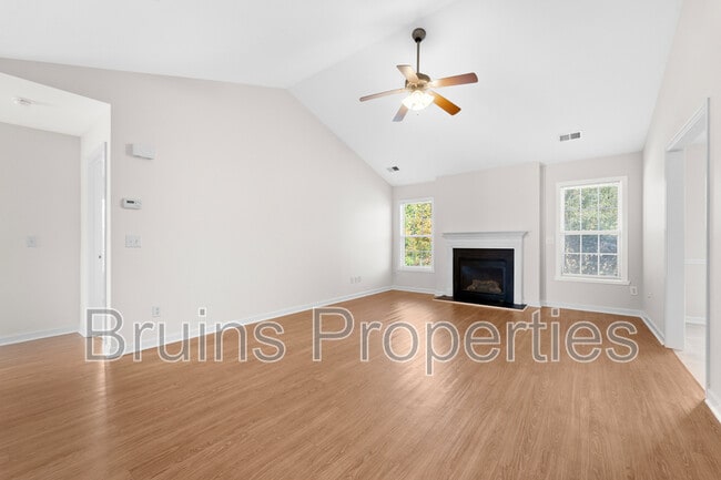 5611 Sycamore Glen Rd in Greensboro, NC - Building Photo - Building Photo