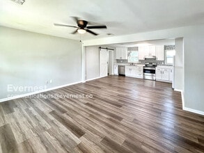 3302 Village Dr SW in Huntsville, AL - Foto de edificio - Building Photo