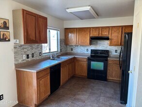 16234 N 165th Ln in Surprise, AZ - Building Photo - Building Photo