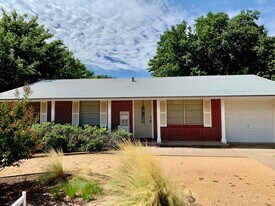 5423 45th St in Lubbock, TX - Building Photo