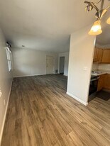 718 Village Ln, Unit 16 in Newburgh, IN - Building Photo