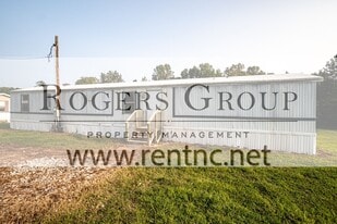 241 Hidden Lake Ln in Kittrell, NC - Building Photo