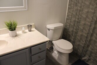 311 Lebanon St in San Antonio, TX - Foto de edificio - Building Photo