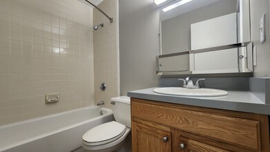 7 Ocean View Dr, Unit 2 in Boston, MA - Building Photo - Building Photo