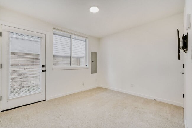 916 NW 56th St in Seattle, WA - Building Photo - Building Photo