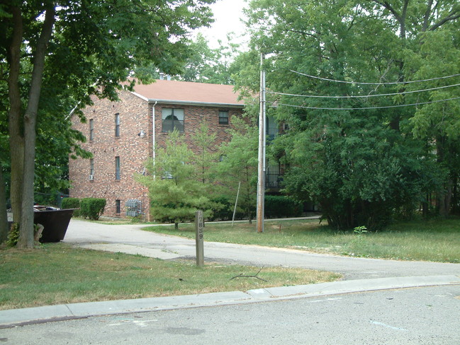 7839 Lincoln Ave in Cincinnati, OH - Foto de edificio - Building Photo