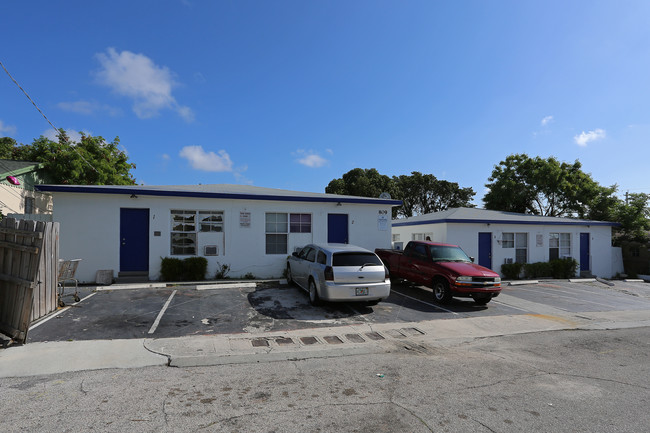 West Palm Beach Villas in West Palm Beach, FL - Foto de edificio - Building Photo