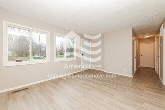 1385 Guenther Rd in Dayton, OH - Foto de edificio - Building Photo