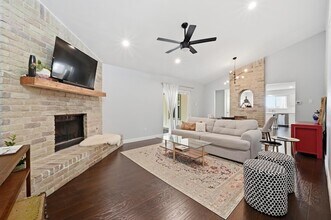 6307 Tara Dr in Austin, TX - Foto de edificio - Building Photo