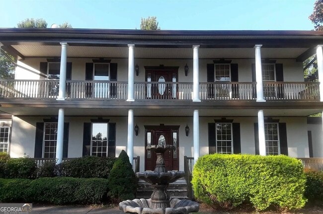property at 612 Graystone Ct