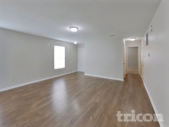 6409 Alonzo Dr in Indianapolis, IN - Foto de edificio - Building Photo