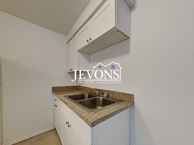 Twin Oaks in Lakewood, WA - Building Photo - Building Photo