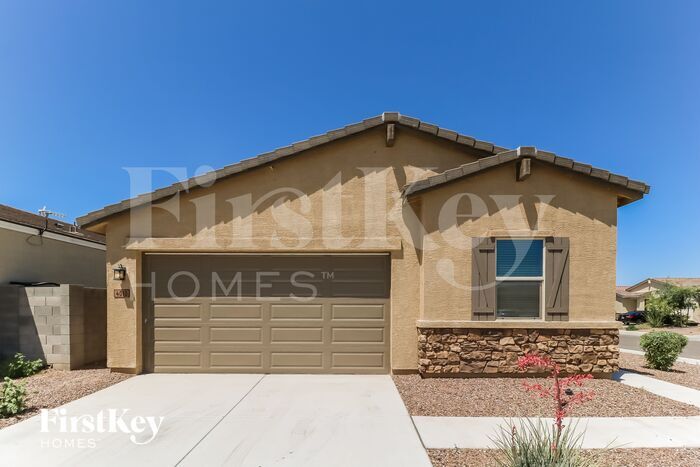 4010 W Coneflower Ln in San Tan Valley, AZ - Foto de edificio