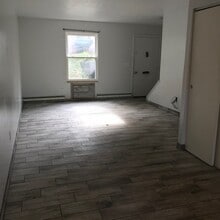 705 Bunker Hill Rd in Ashtabula, OH - Building Photo - Building Photo