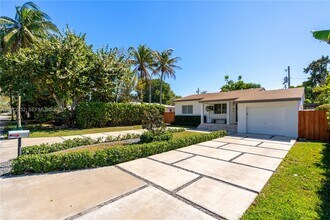 6376 SW 20th St in Miami, FL - Building Photo - Building Photo