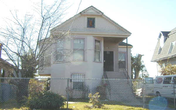 7611 Hamilton St in Oakland, CA - Foto de edificio - Building Photo