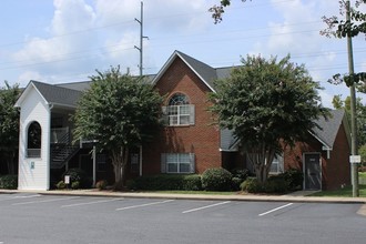 Whitebridge Apartments in Winterville, NC - Building Photo - Building Photo