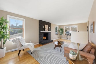 10 Woodcrest Rd in Springfield, MA - Building Photo - Building Photo