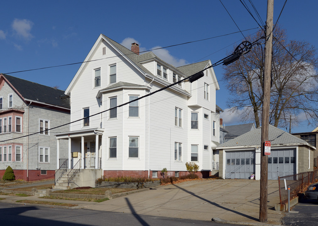 58-60 Blake St in Pawtucket, RI - Foto de edificio