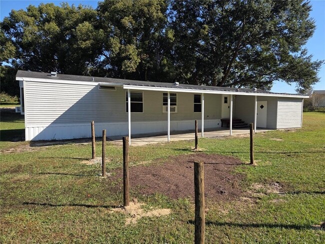 7829 Wayfarer Dr in Zephyrhills, FL - Building Photo - Building Photo