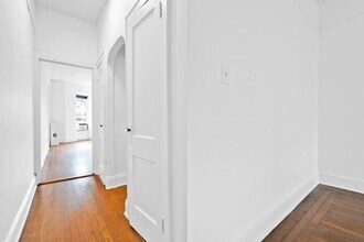 214 8th Ave-Unit -Unit 2 in Brooklyn, NY - Building Photo - Building Photo