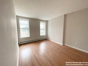 82 Hammond St, Unit #4 in Boston, MA - Building Photo - Building Photo